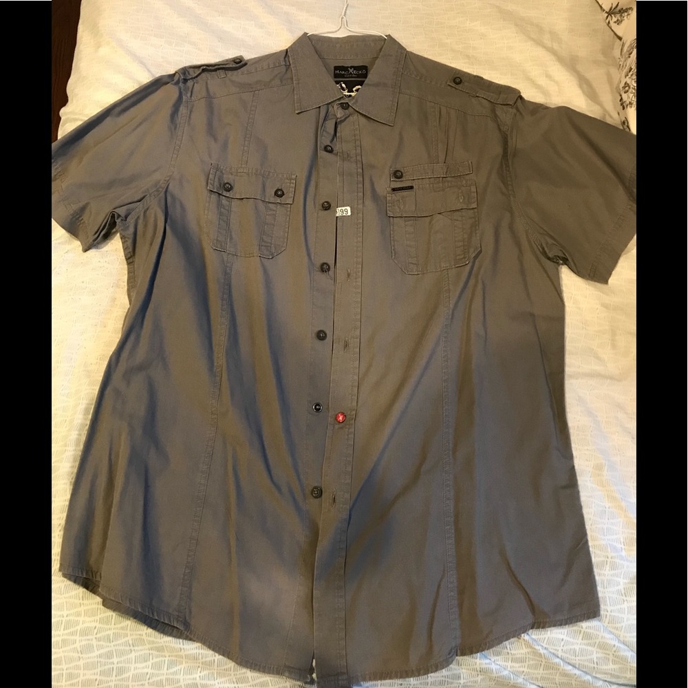 Casual buttoned shirt
